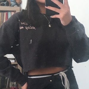 cropped forever 21 gray sweatshirt